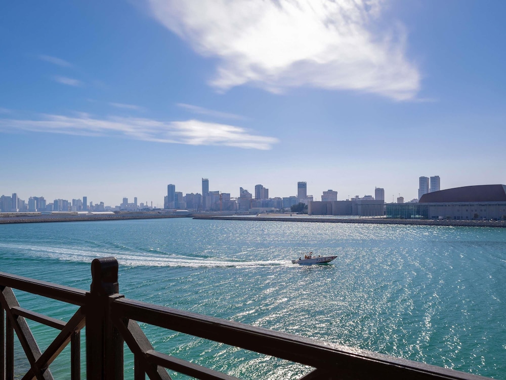 Novotel Al Dana Resort 72/75