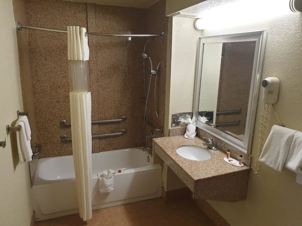 Days Inn by Wyndham Chattanooga Lookout Mountain West 8/35