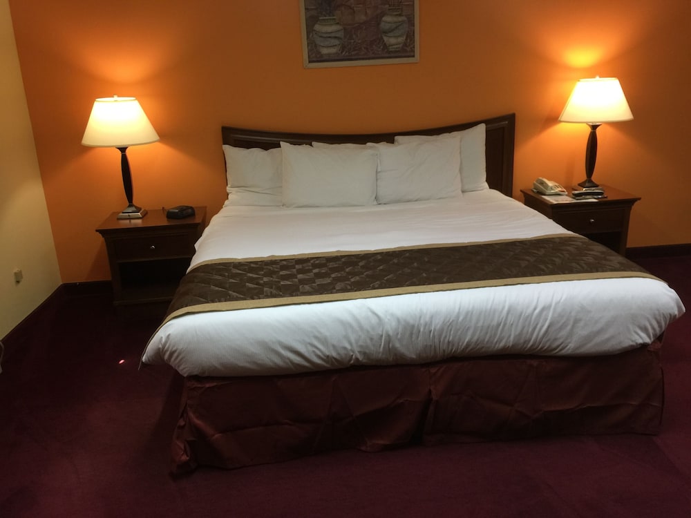 Laketree Inn And Suites Marion 12/34