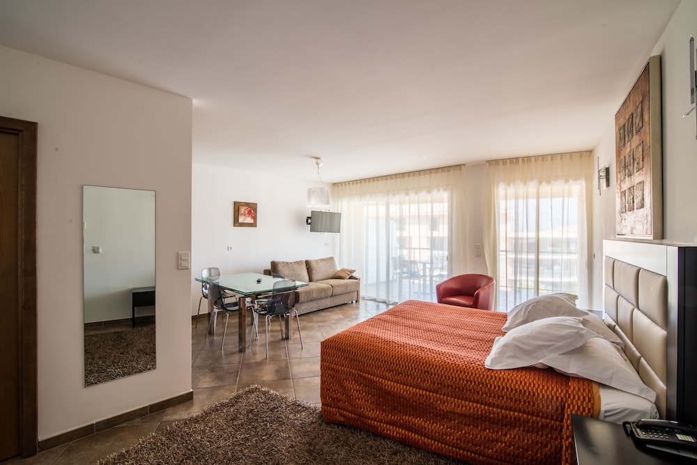 Hotel Mariana 34/69