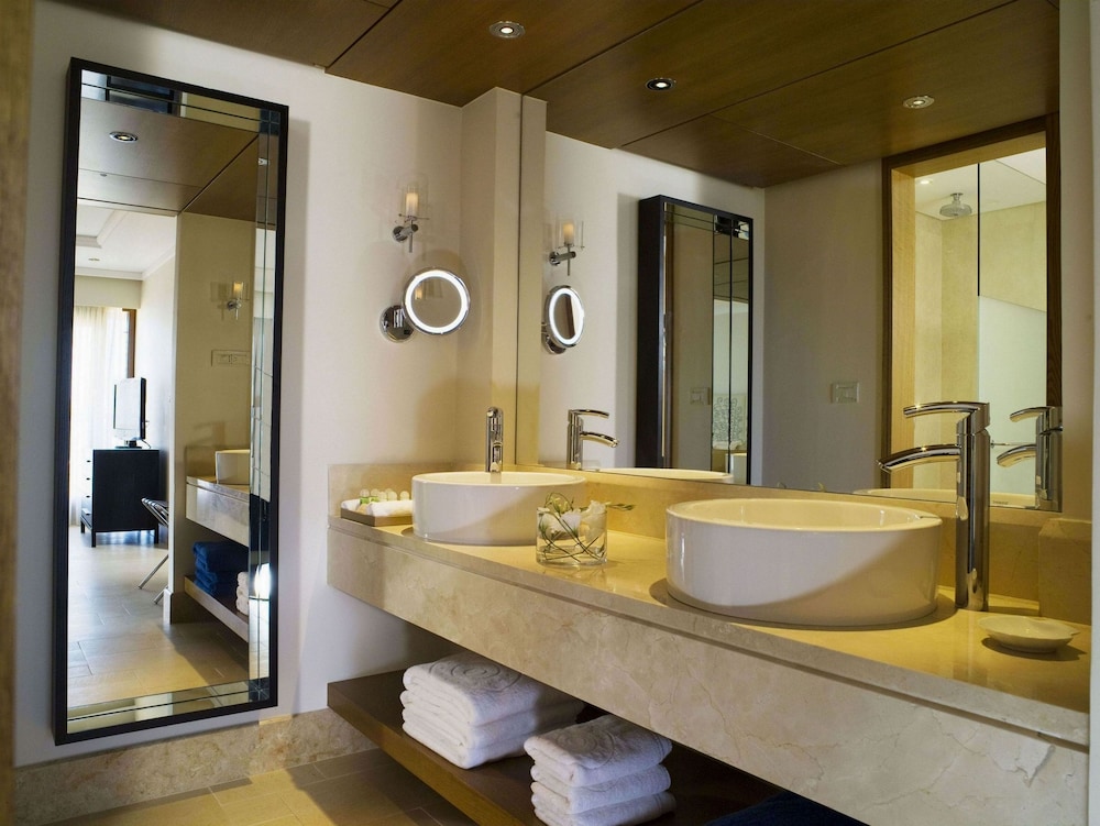 Kernos Beach Hotel and Bungalows 47/50