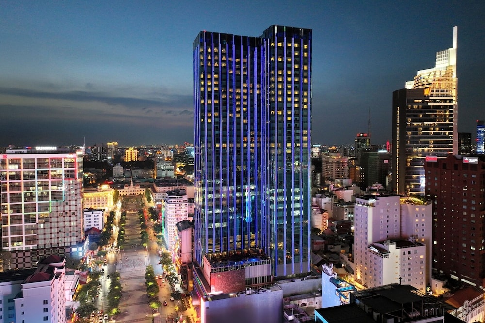 The Reverie Saigon Residential Suites 6/76