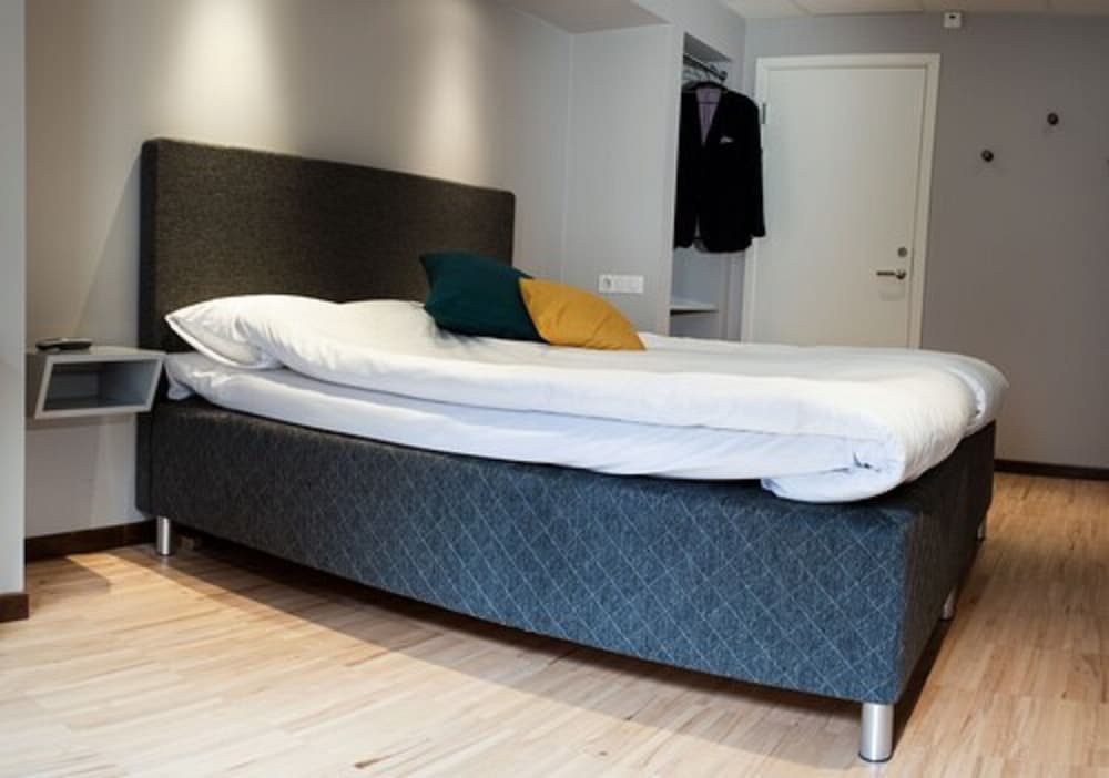 Moment Hotels 19/60