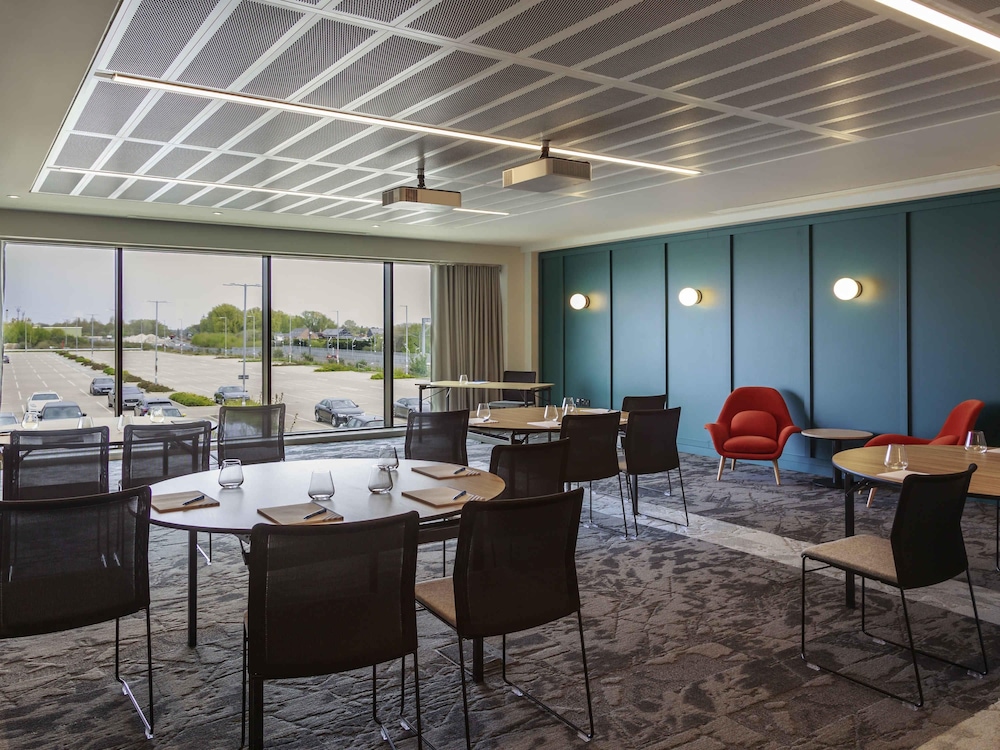 NOVOTEL CAMBRIDGE NORTH 48/70