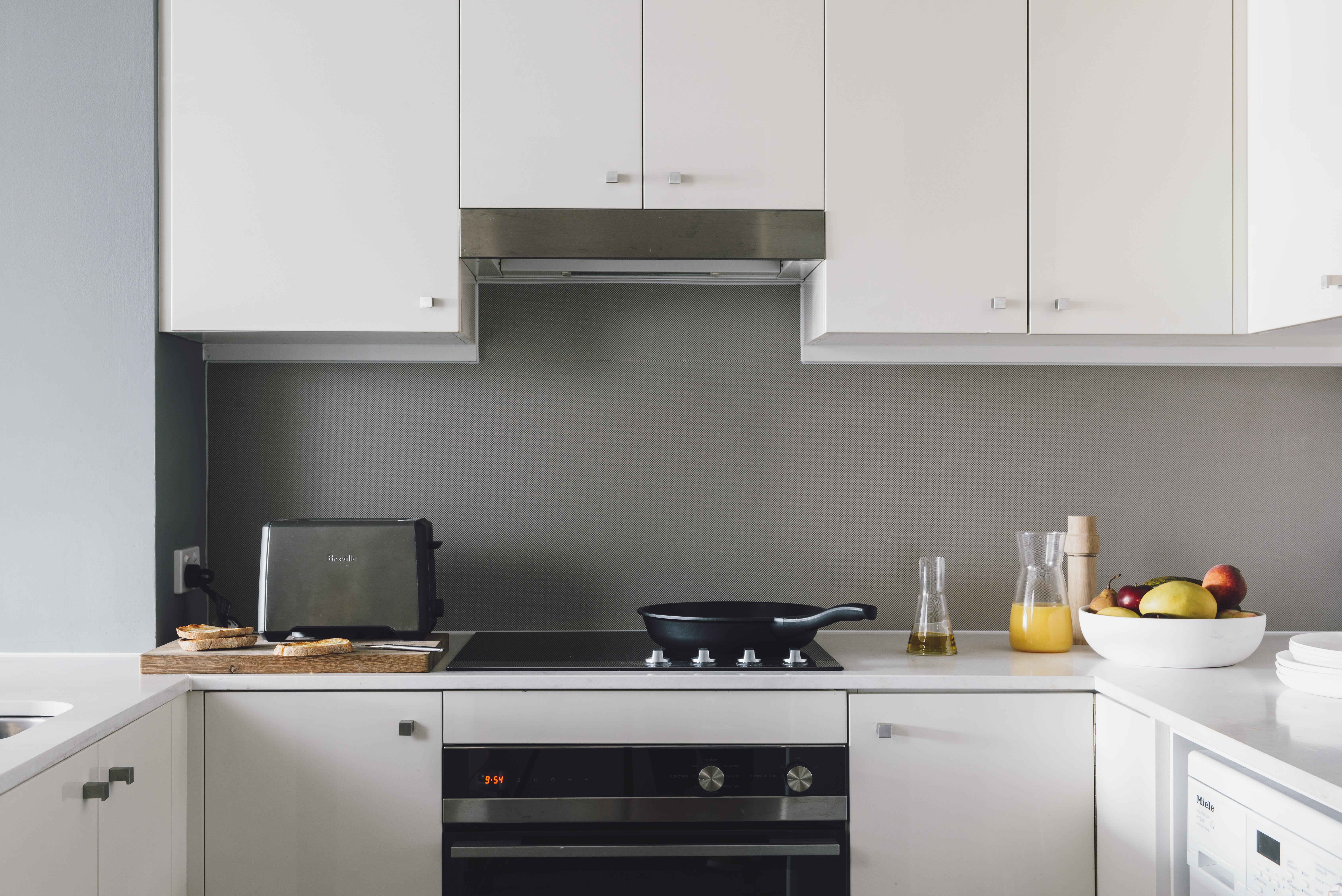 1 BEDROOM, SUPERIOR, SUITE, KING OR QUEEN BED, CITY VIEW, BALCONY, KITCHEN
