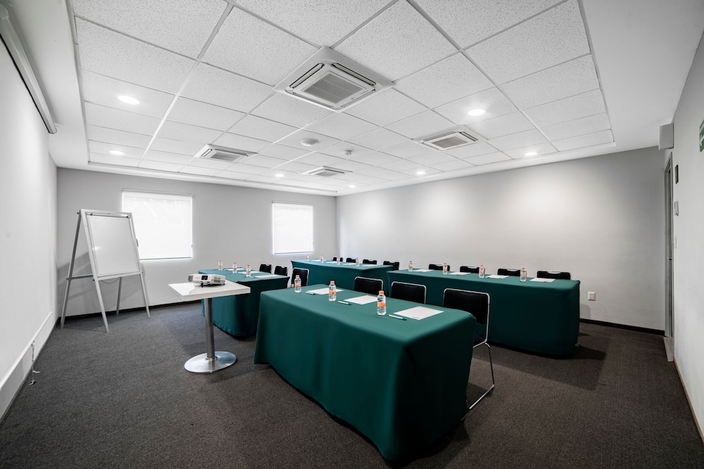 City Express Junior by Marriott Ciudad Del Carmen Aeropuerto 37/44