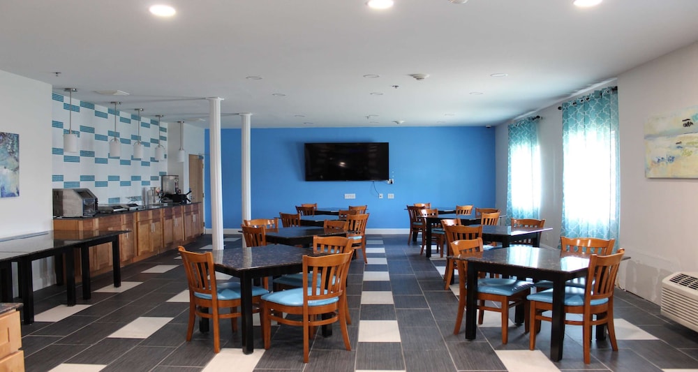SureStay Plus Hotel by Best Western Niagara Falls East 14/17