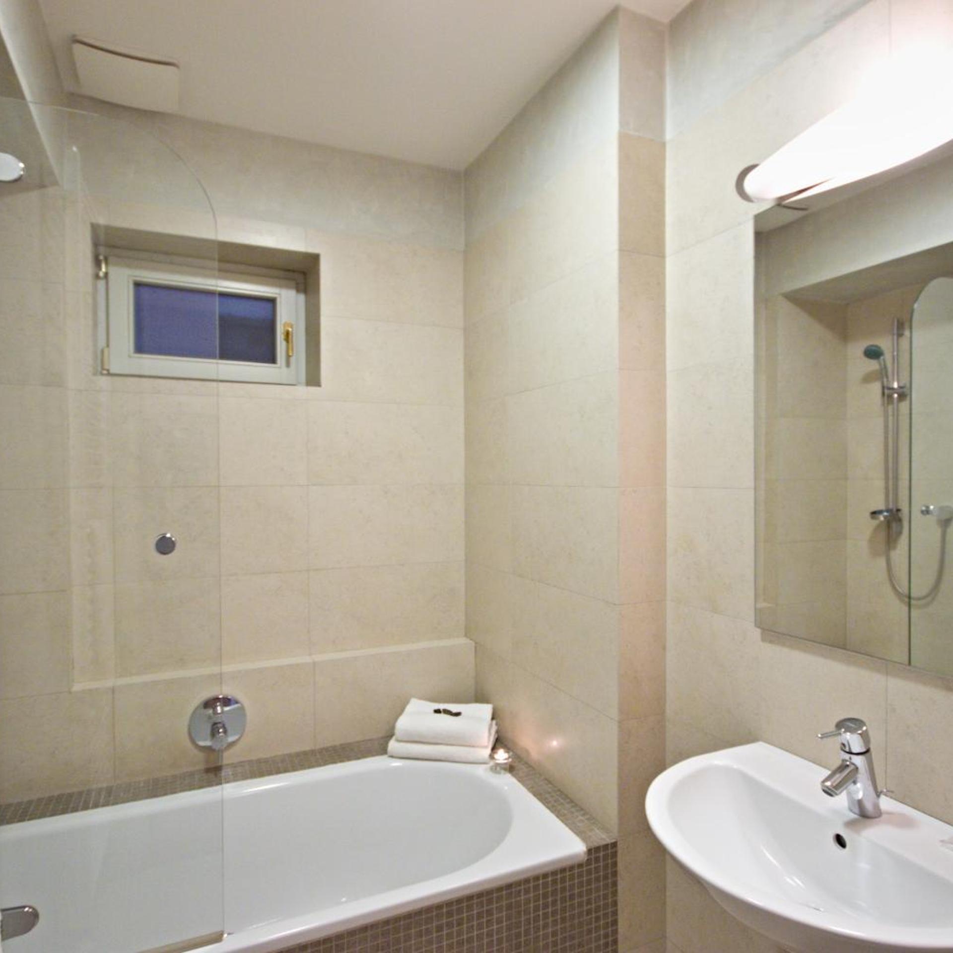 Riverview Palace Apartments 53/54