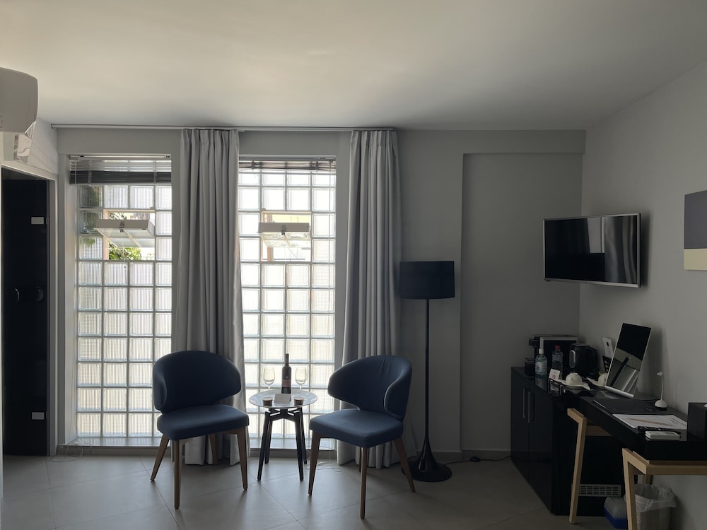 Lavris City Suites 27/50