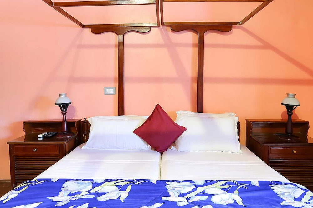 CHIRAMEL RESIDENCY FORTKOCHI 5/54