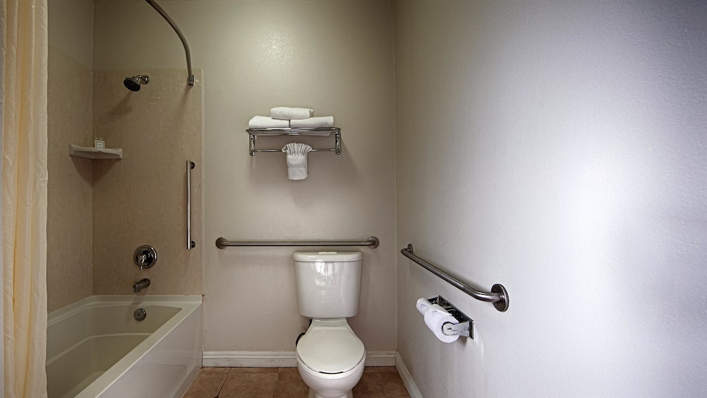 Best Western Plus Irvine Spectrum Hotel 10/33