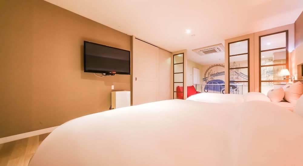 Zara Motel 30/68