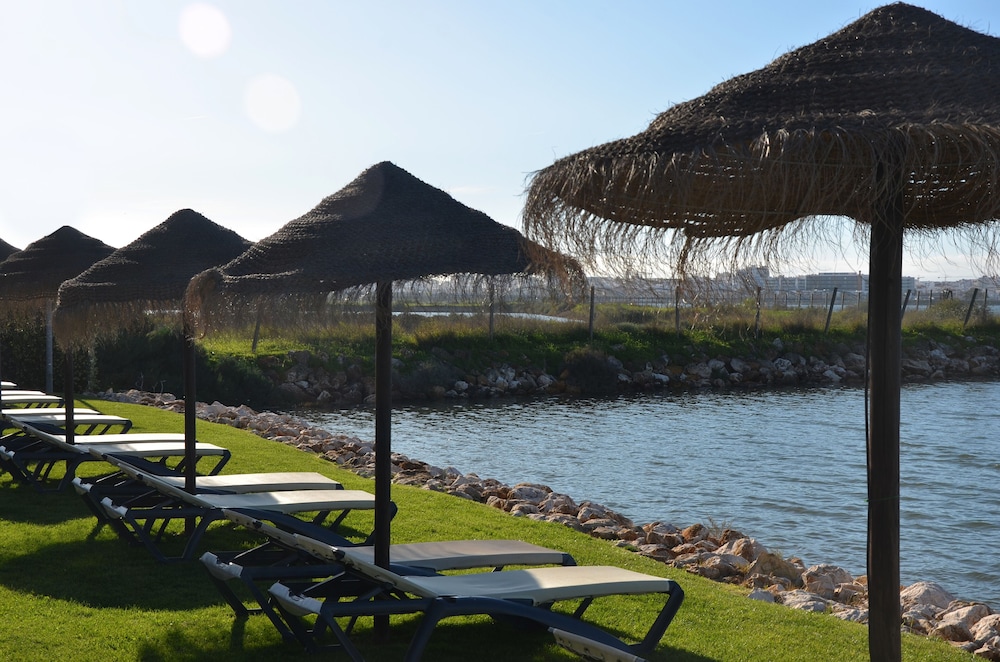 Agua Hotels Riverside 42/49