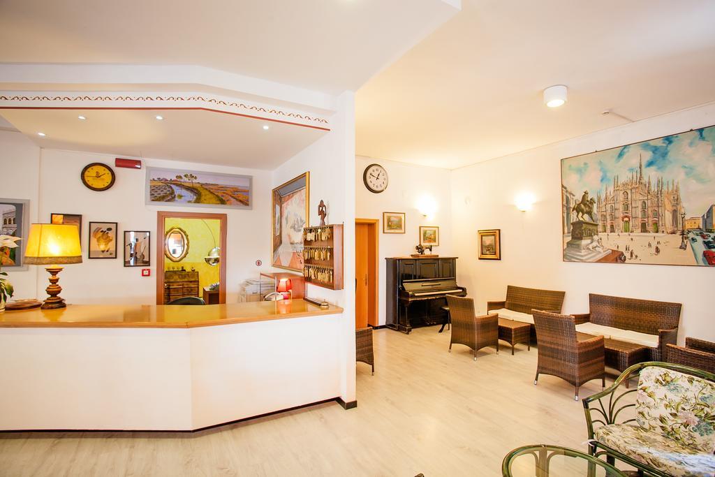 Hotel Canova 4/24
