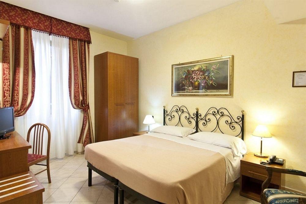 Hotel Stromboli 12/34