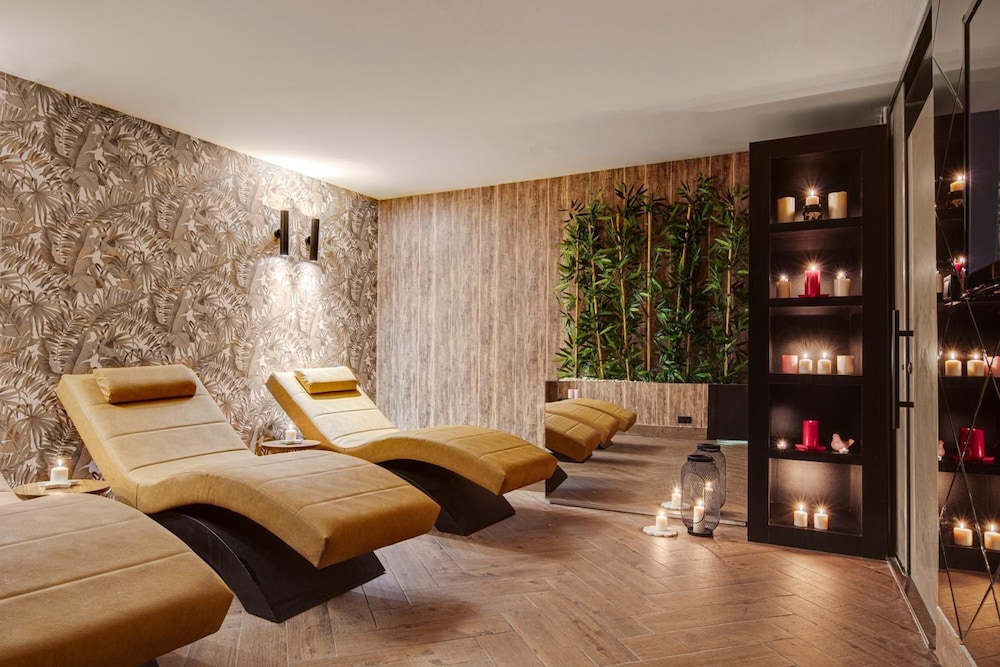 The Westist Hotel & Spa 45/69