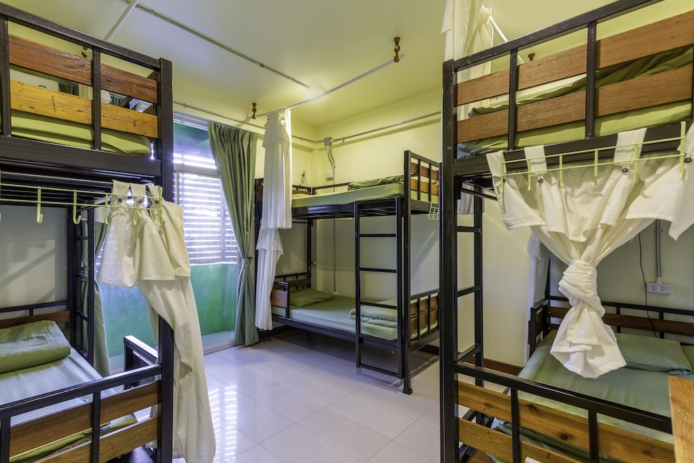 OYO 928 Leaf Hostel 39/55