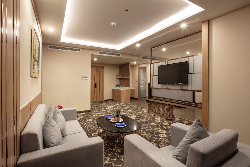 Virgo Hotel 74/79