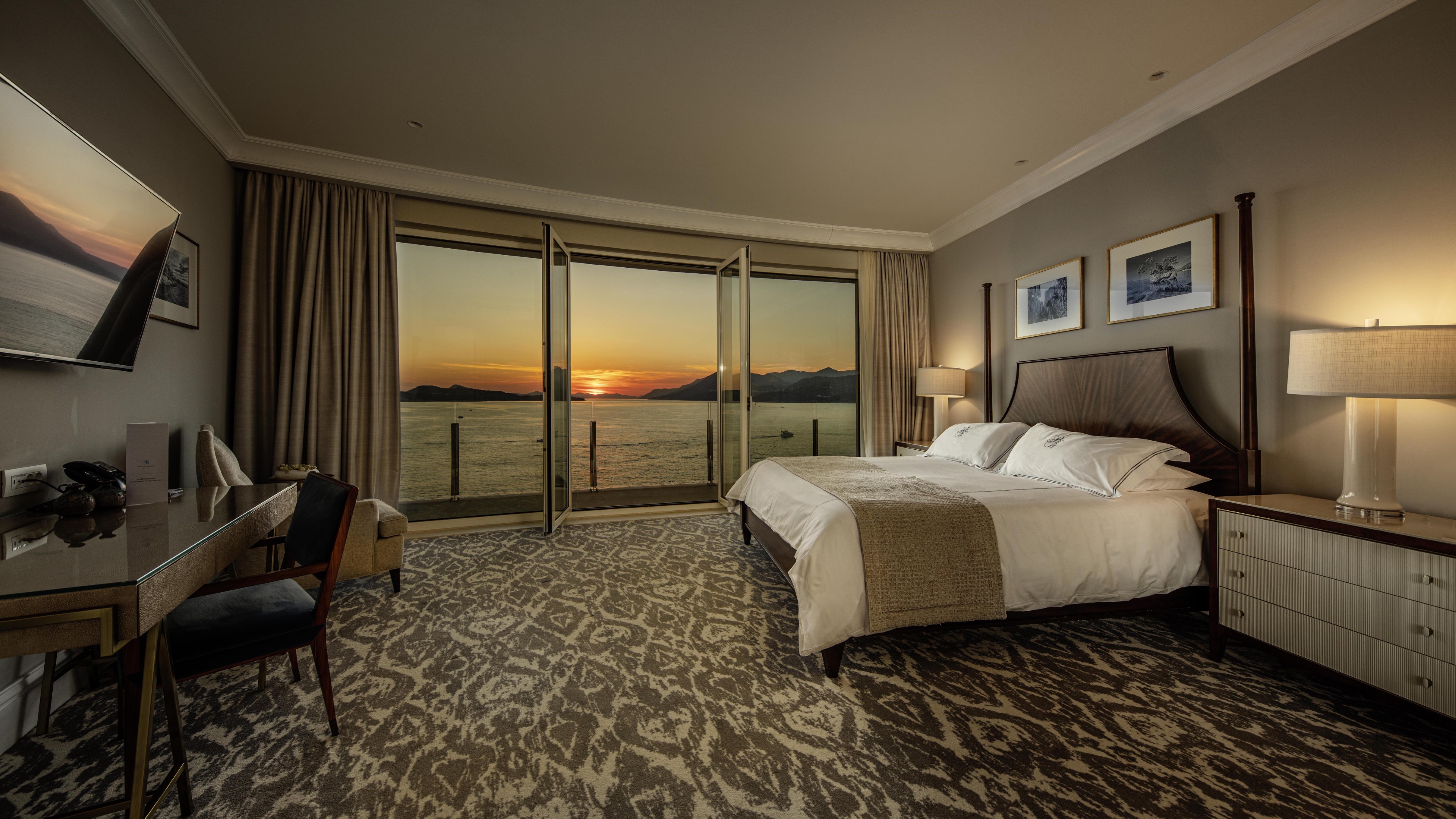 Sky, Royal, King Bed, Sea View, Balcony