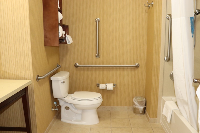 HAMPTON INN AUSTIN/OAK HILL 64/64