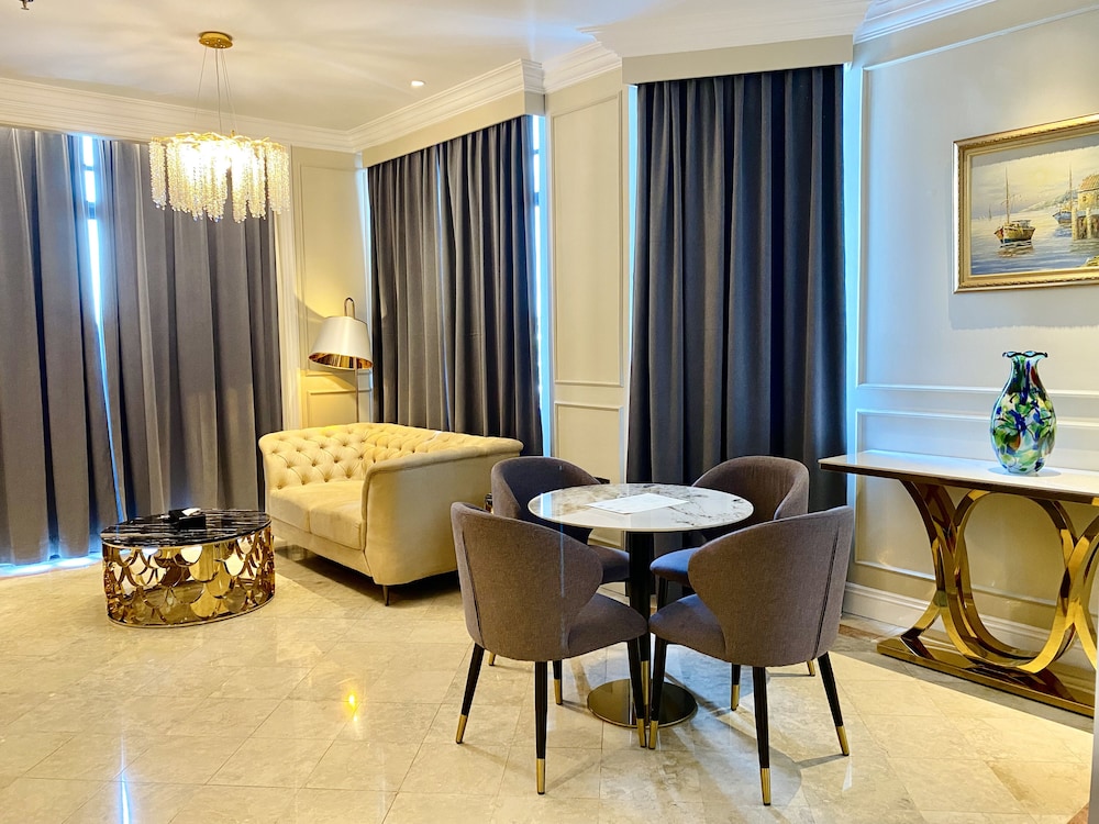 Grand Eska Hotel & Suites 31/38