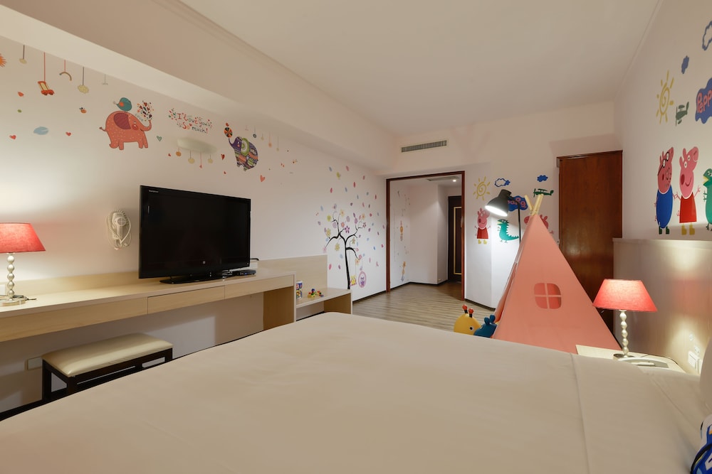 Hu House 29/48