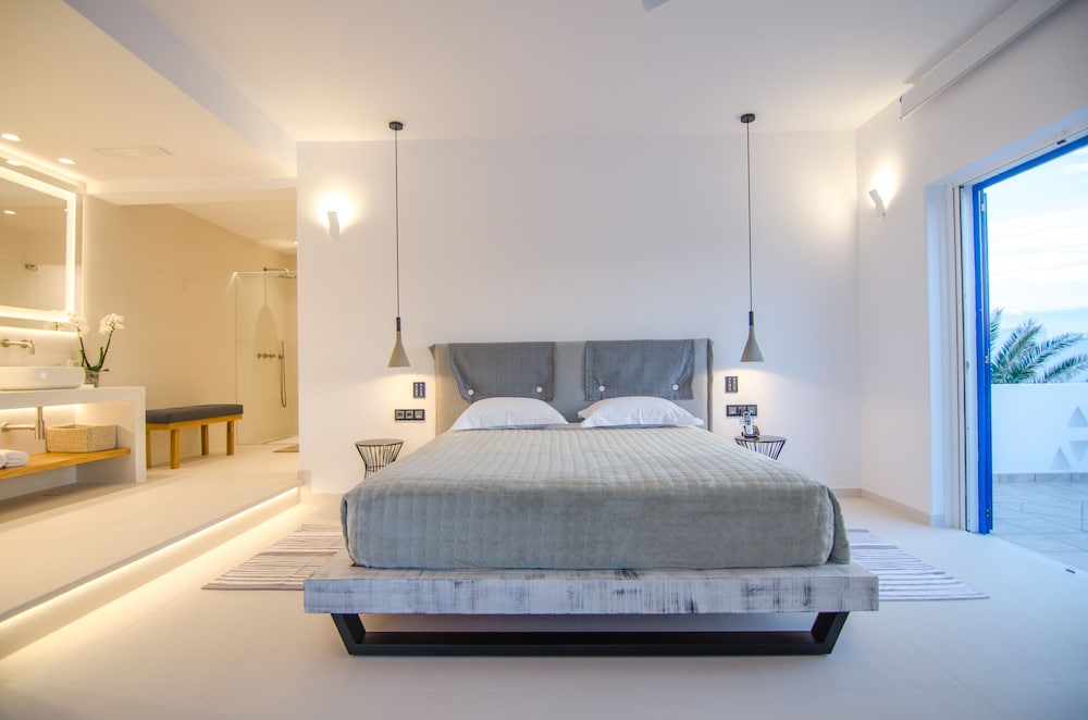 Superior, Queen Bed