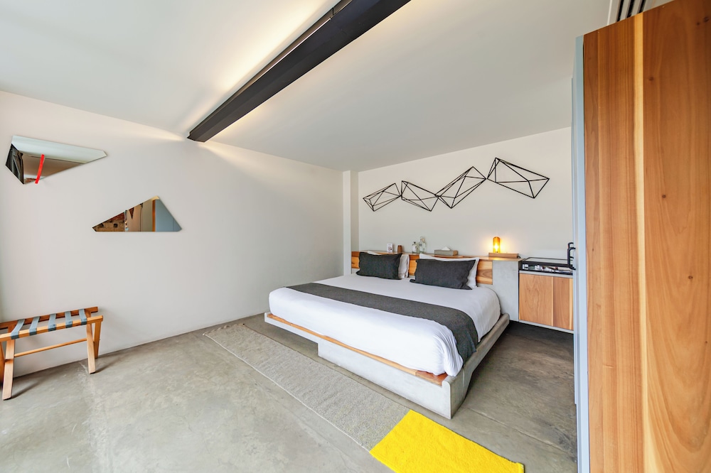 Carlota Hotel 13/50