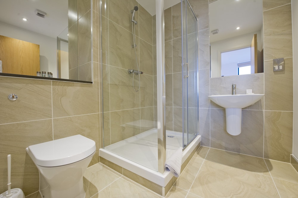 London Bridge – Tooley St 20/23