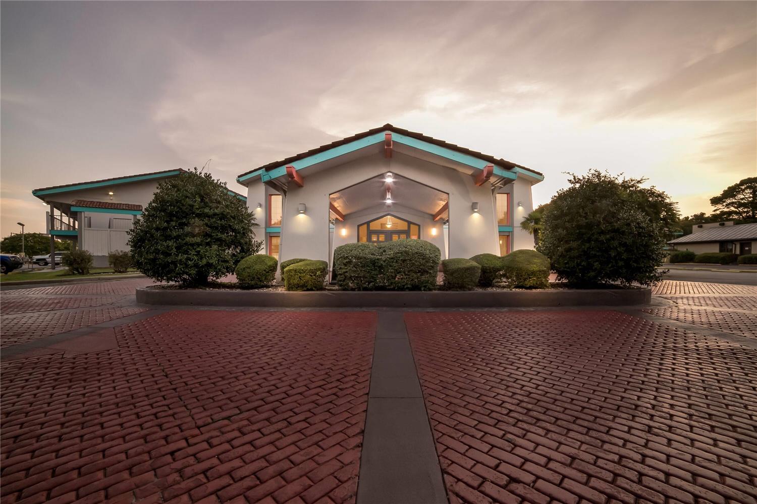 Howard Johnson by Wyndham Columbus Fort Benning 25/26