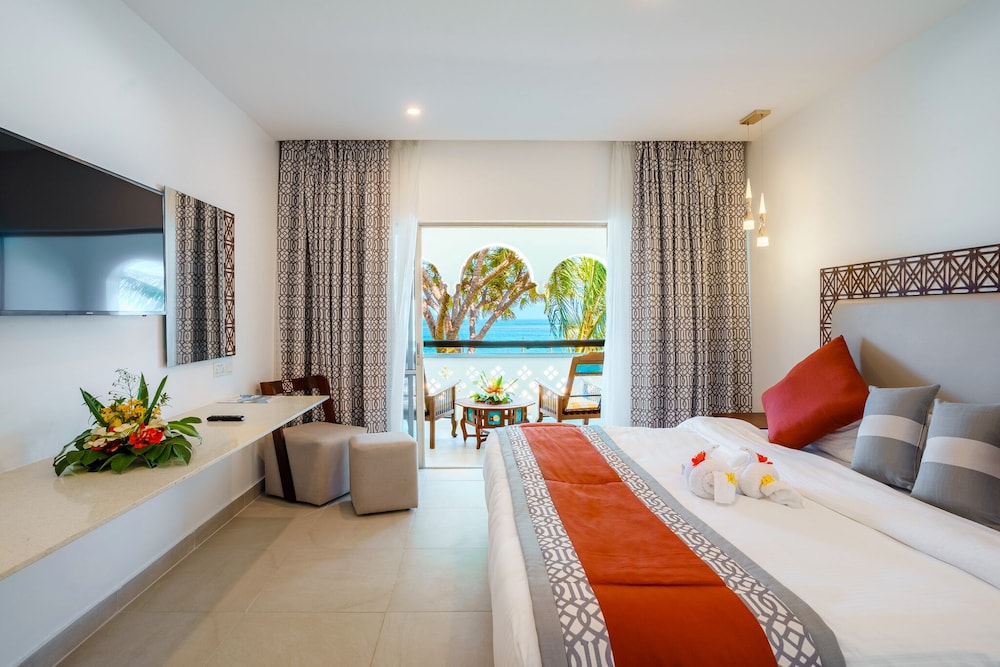Southern Palms Beach Resort 16/54