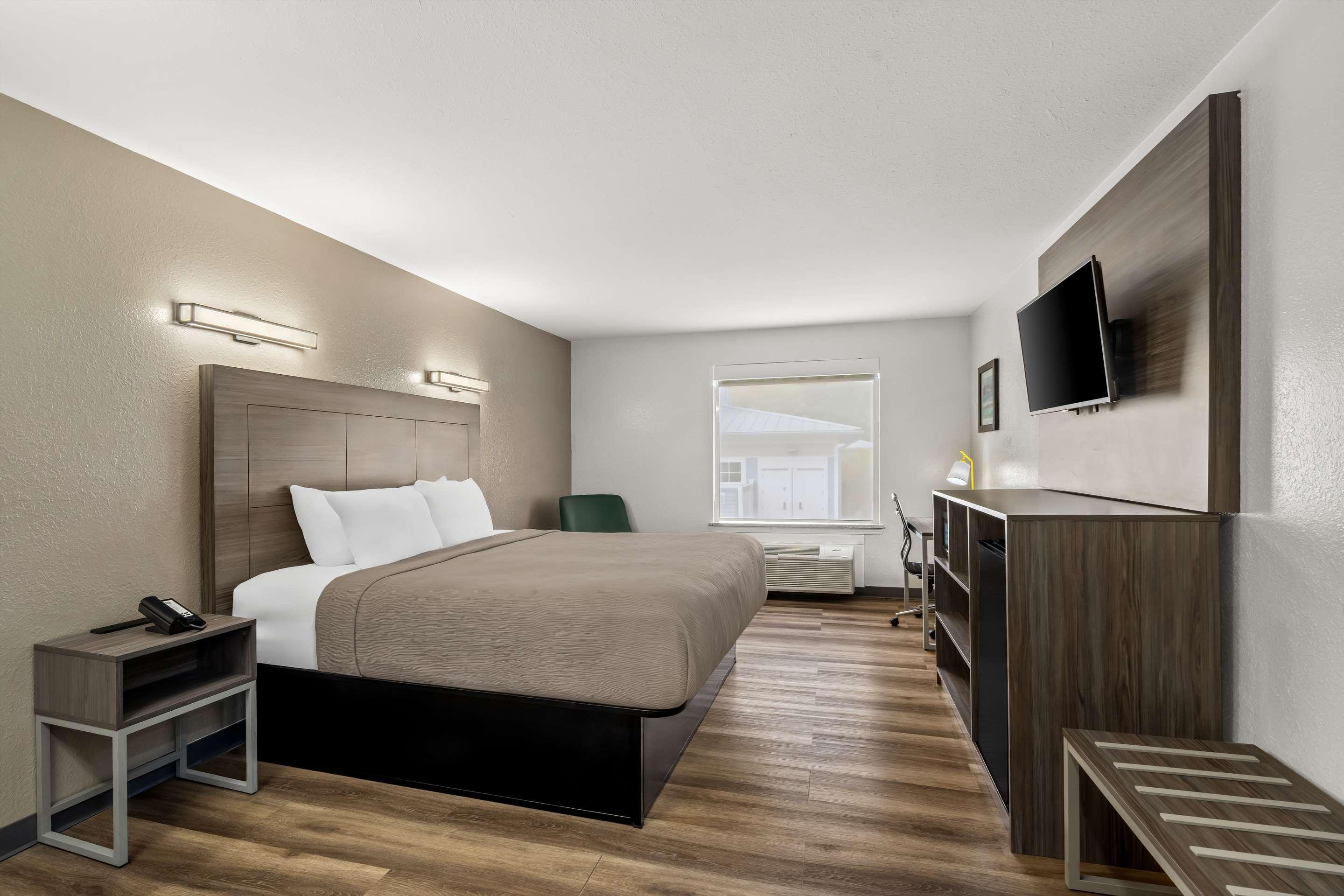 غرفة بسرير كينج، Quality Inn & Suites Biloxi - Ocean Springs 5/7