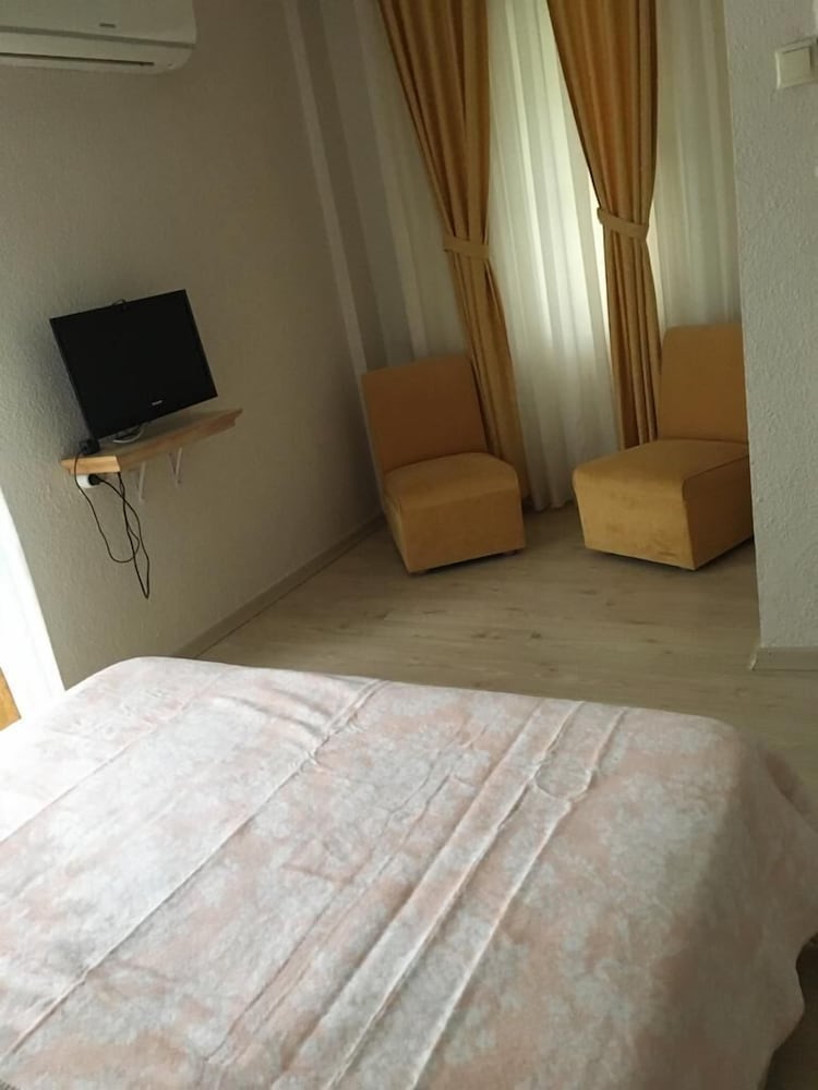 Melaike Otel 15/72