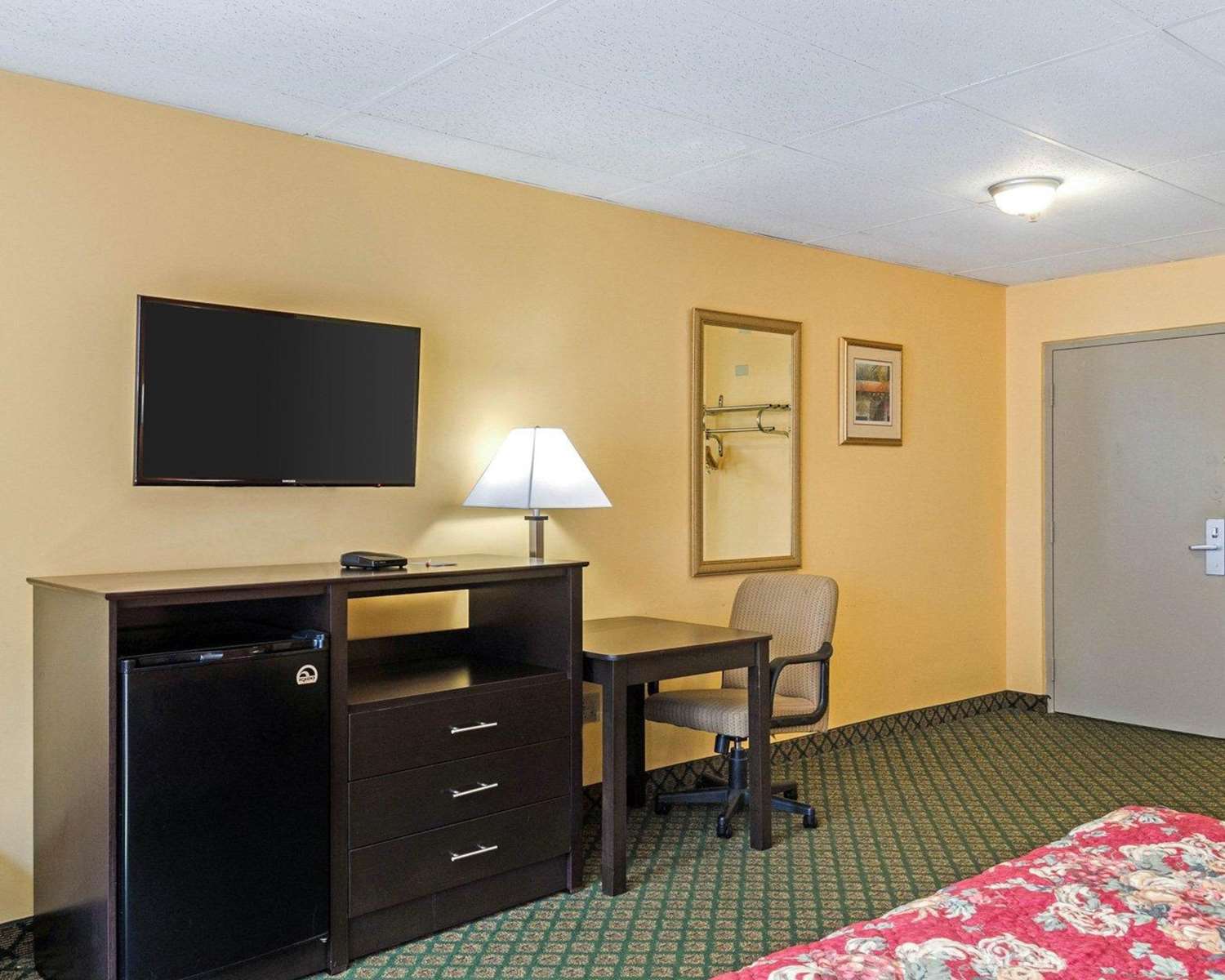 Framingham Inn 33/44