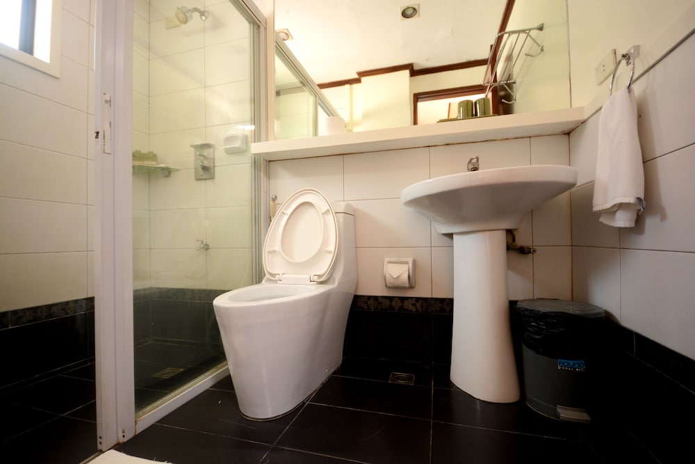 Ipil Suites Puerto Princesa 40/40