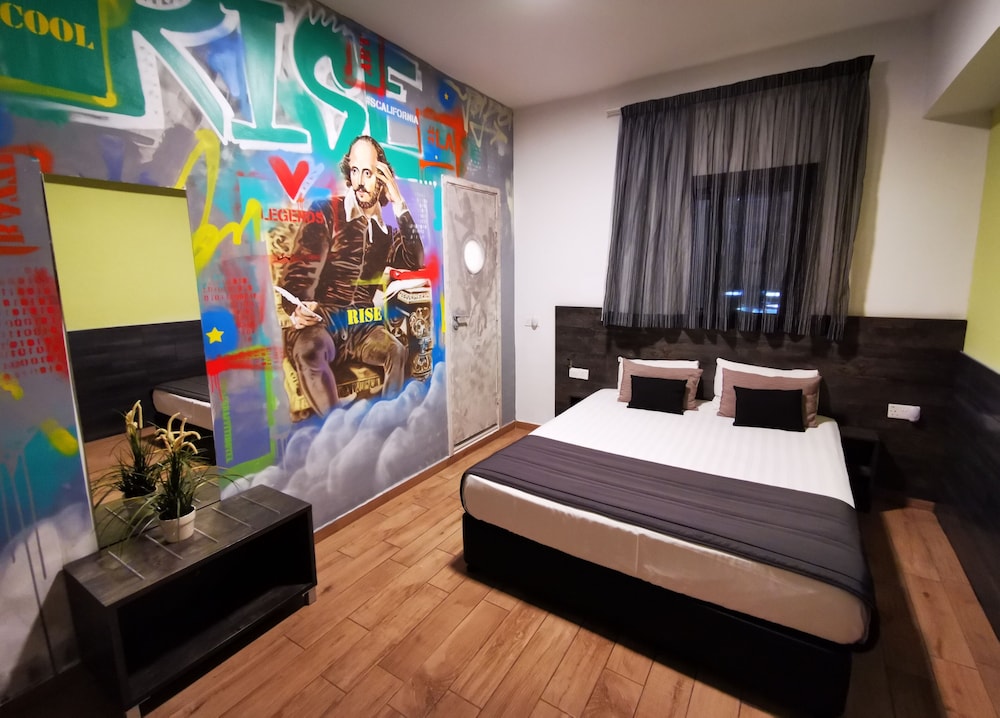 Rise Street Art Hotel 22/63