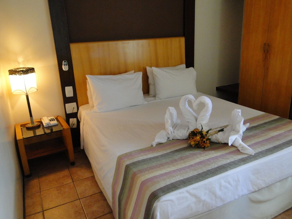 Plaza Praia Suites 17/75