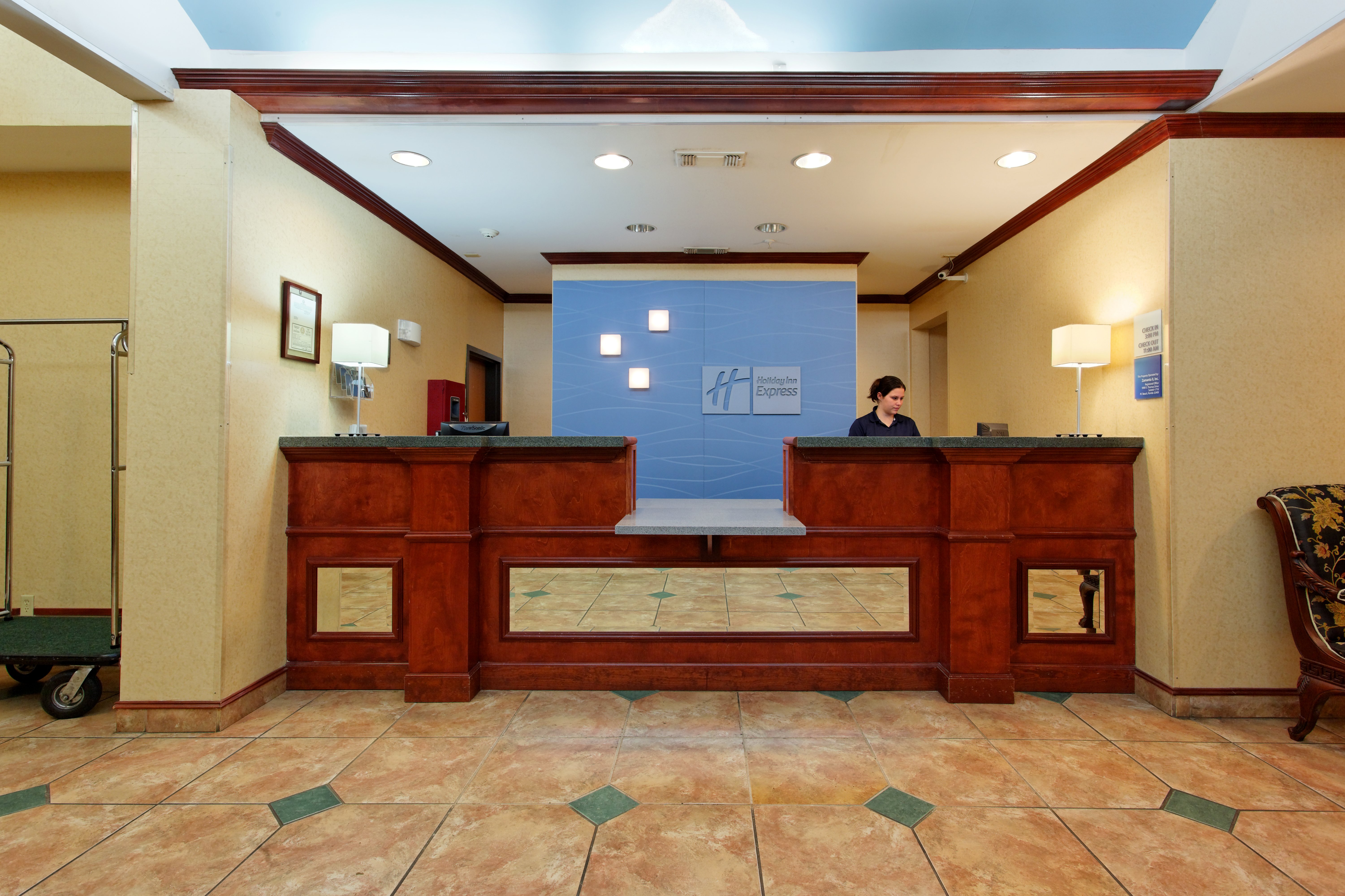 Holiday Inn Express Crockett 15/67