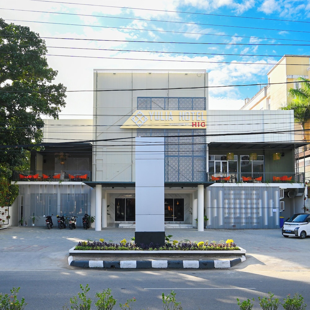 Yulia Hotel Managed by HIG in GORONTALO