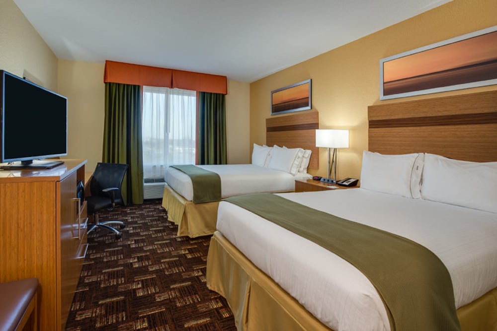 Holiday Inn Express Hotel and Suites Fort Lauderdale Airport South 10/34