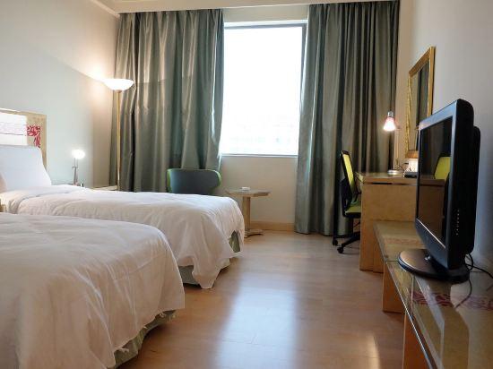 Boutique, Twin Beds