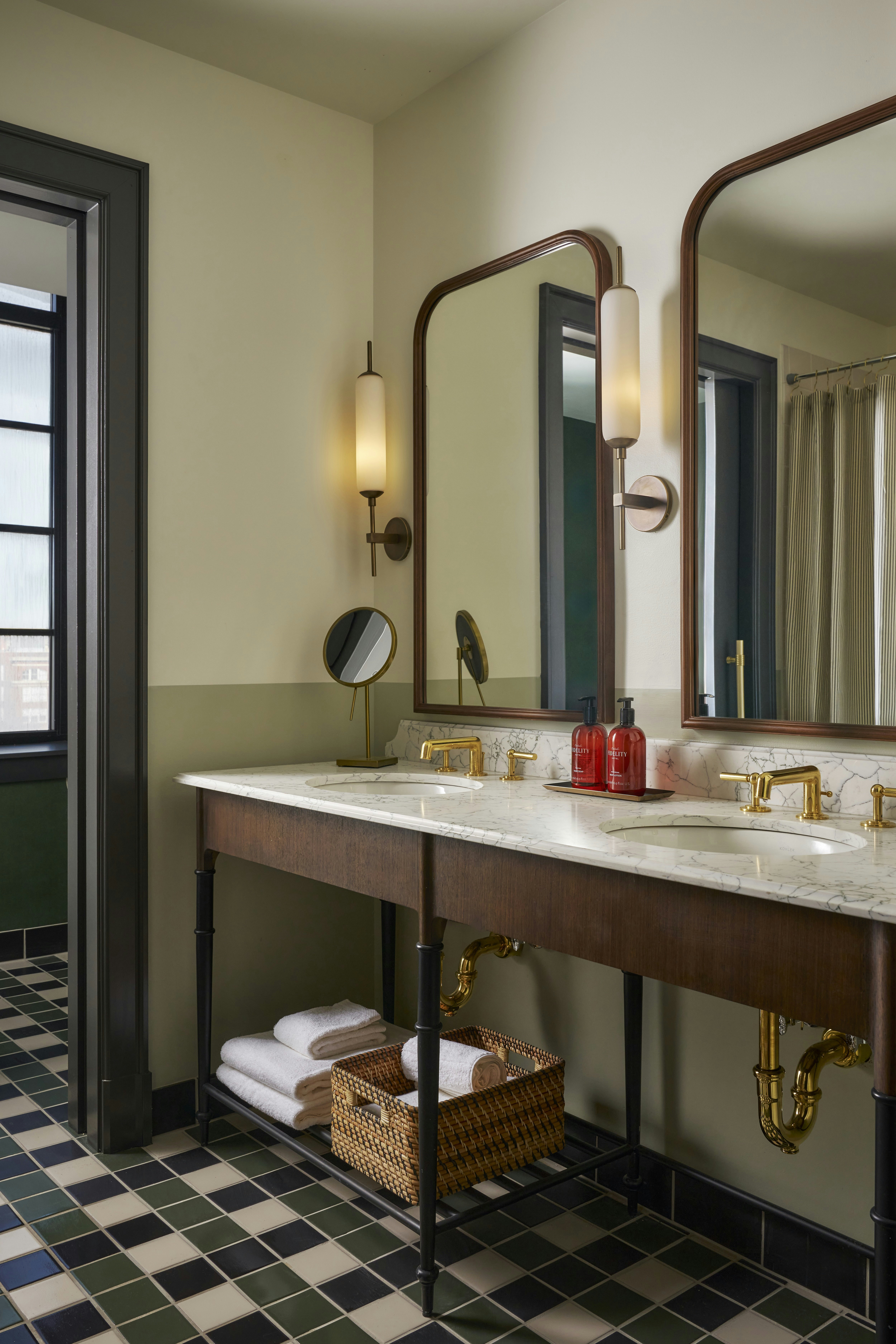 Cincinnati's Fidelity Hotel 49/50