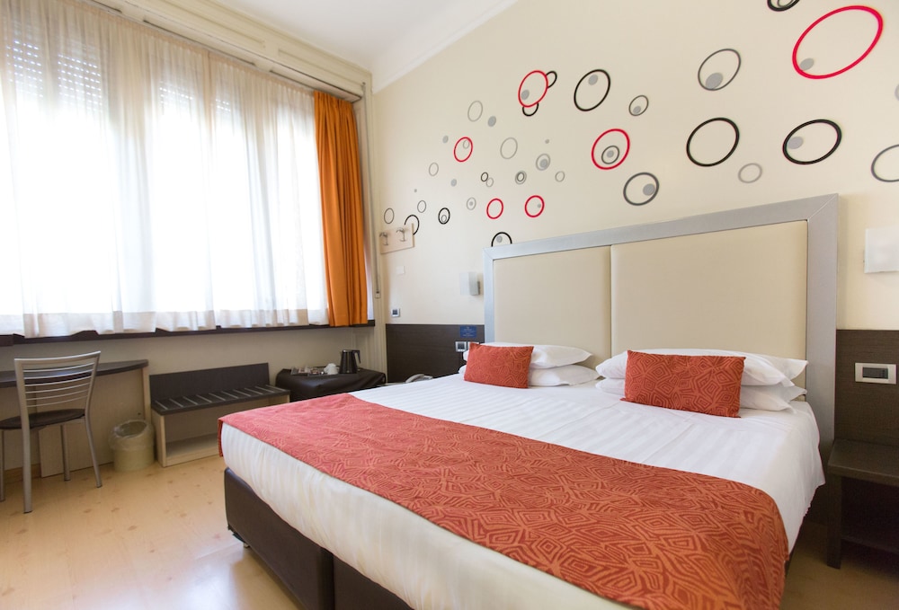ROOM, SINGLE, DOUBLE BED