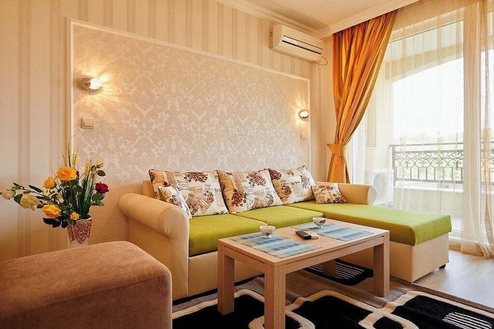 Penelope Palace Apart Hotel 73/87