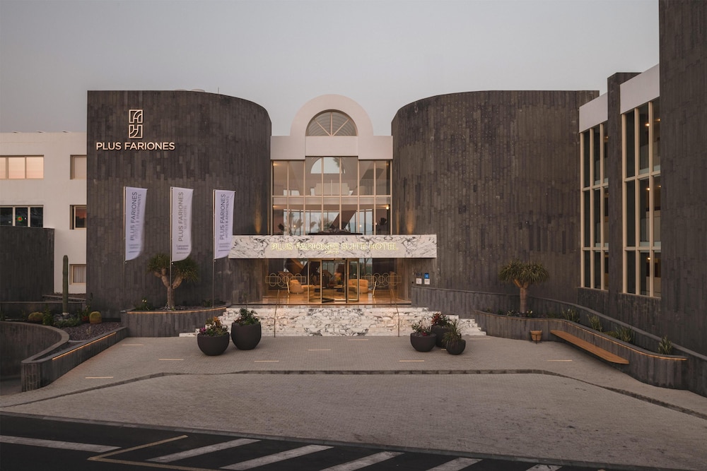 Plus Fariones Suite Hotel 51/57