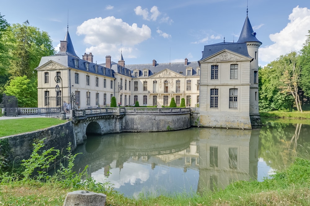 Domaine Chateau Ermenonville 68/74