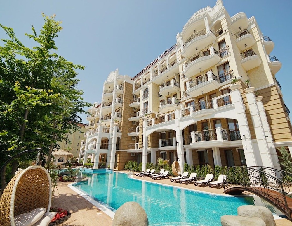 Harmony Suites Dream Island 2/50