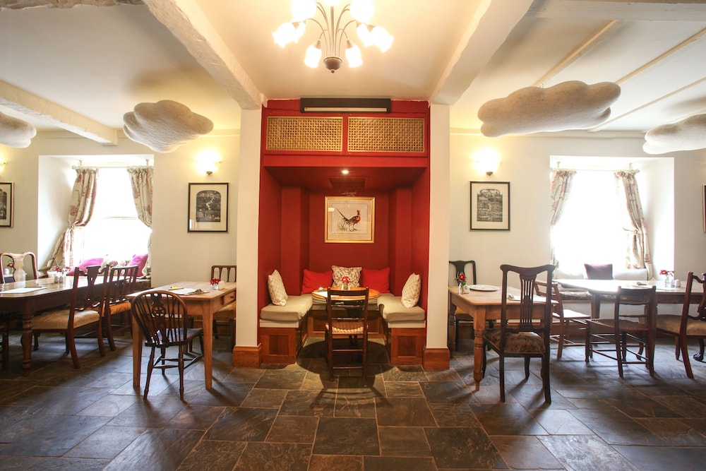 The Notley Arms Inn 35/41
