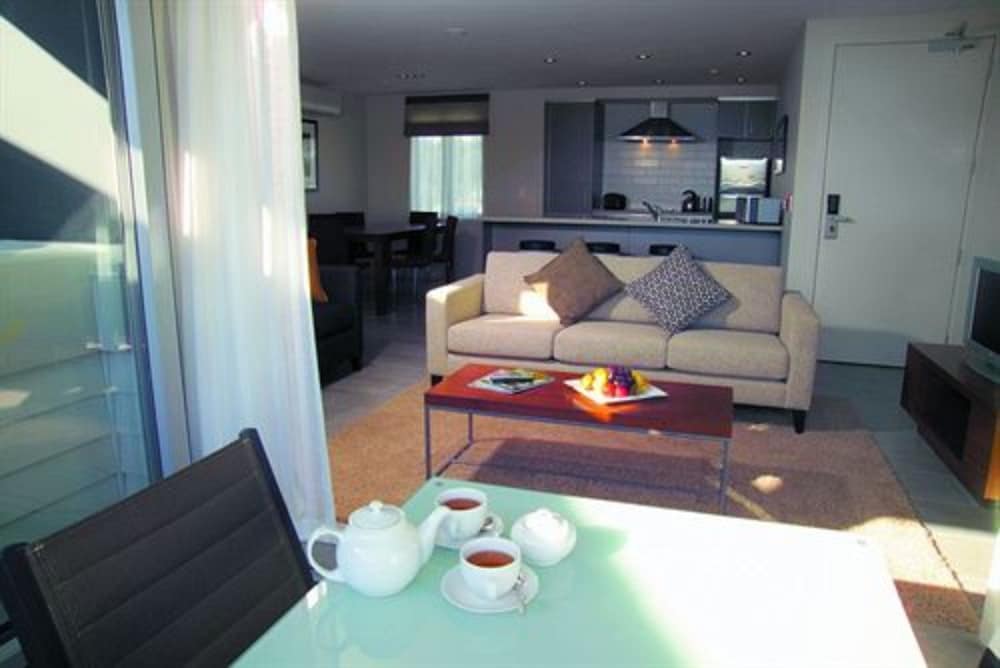 The Waterfront Suites Heritage Collection 16/50