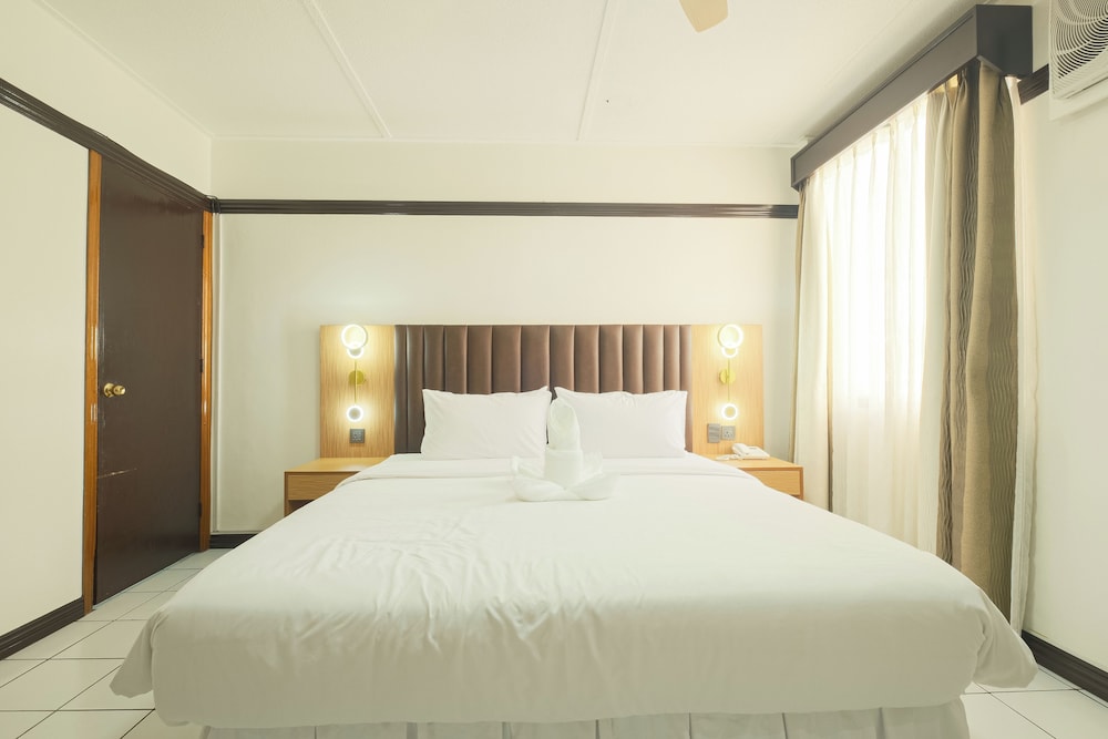 Orchid Inn Resort 26/57